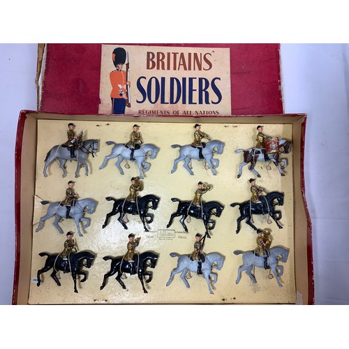 150 - BRITAINS SOLDIERS SET, REGIMENTS OF ALL NATIONS, 101 THE BANK OF THE LIFE GUARDS, IN BOX, AS SHOWN.