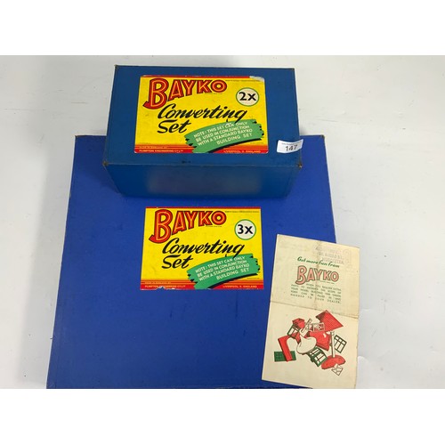 147 - BAYKO BOXED SETS SET 3X AND 2X IN ORIGINAL BOXES, (CONTENTS NOT CHECKED)