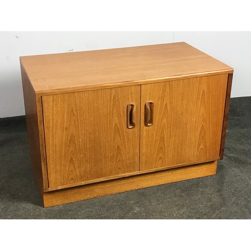 196 - ERNST GOMME G PLAN STYLISH LATE CENTURY CABINET, approx. 81 cm