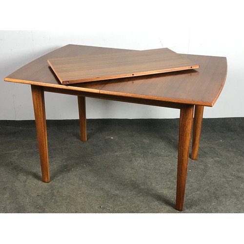 212 - GORDON RUSSELL LATE CENTURY EXTENDING DINING TABLE BEARING GORDON RUSSELL, BROADWAY LABEL, approx 12... 