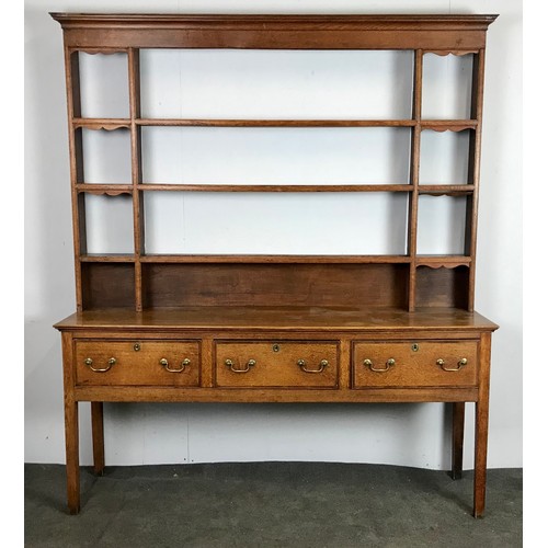 271 - 3 DRAWER OAK DRESSER ON SQUARE LEGS WITH PLATE RACK APPROX 185 cm