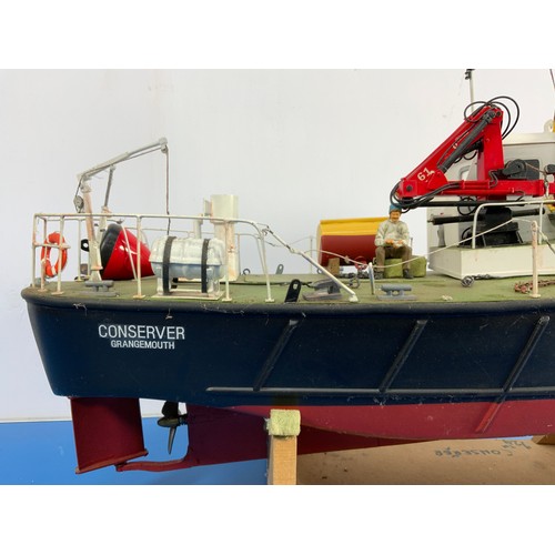 19 - RADIO CONTROLLED MODEL TRAWLER, MV CONSERVER OF GRANGEMOUTH, APPROX. 75 cm LONG