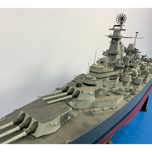 16 - RADIO CONTROLLED MODEL OF USS MISSOURI, APPROX 138 CM