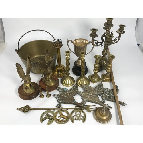 481 - MISC. BOX OF BRASSWARE, LAMP BASES, CANDLE STICKS, JAM KETTLE