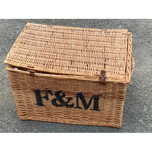 525 - FORTNUM & MASONS PICNIC HAMPER