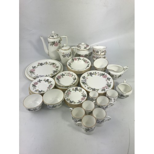 242 - ROYAL WORCESTER JUNE GARLAND DINNERWARE