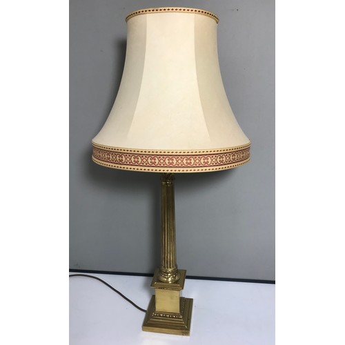 400 - BRASS CORINTHIUN COLUMN TABLE LAMP