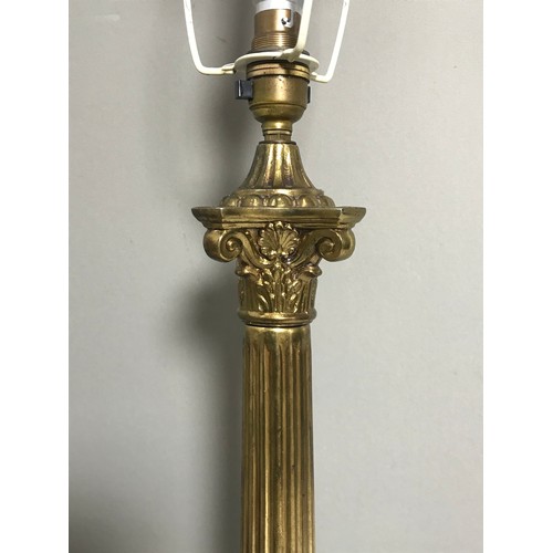 400 - BRASS CORINTHIUN COLUMN TABLE LAMP