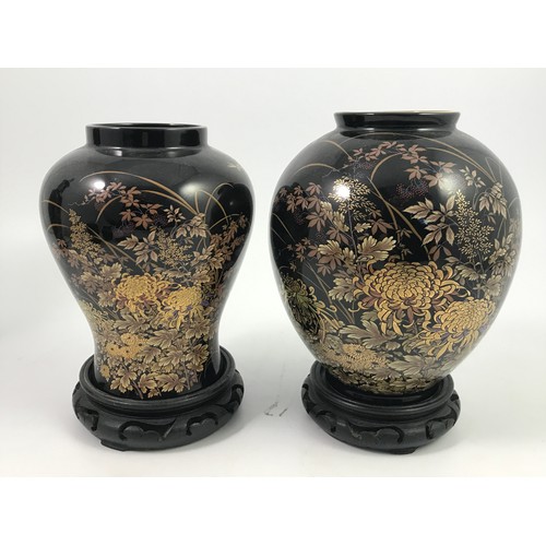 220 - BLACK GLAZED ORIENTAL STYLE LAMP, 2 MATCHING VASES AND OTHER SIMILAR BLACK GLAZED WARE