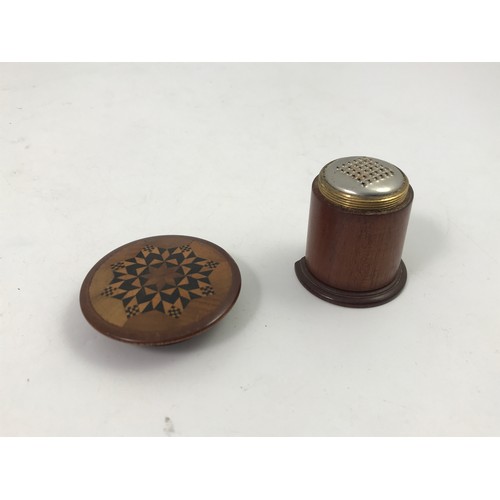 552 - TREEN INC PAIR OF BOOT STUFFERS, SNUFF BOXES AND TUNBRIDGE WARE, NUTMEG BOX AND GREATER AND A MACHLI... 