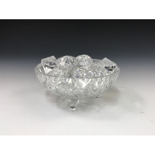 281 - 2 CRYSTAL CANDLESTICKS, BOWL WITH VARIOUS CRYSTALS