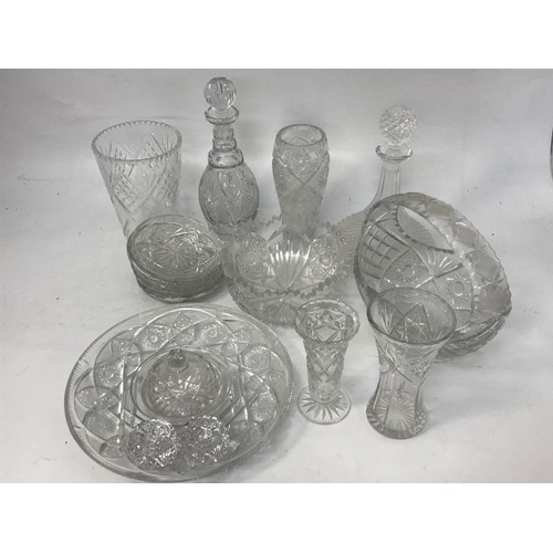 279 - GOOD QUALITY GLASSWARE INC DECANTER , VASES ETC