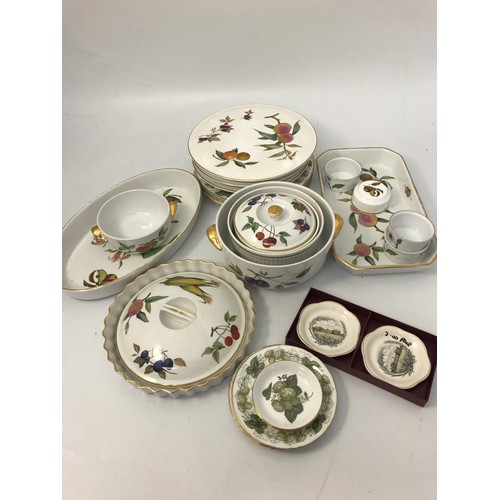 240 - ROYAL WORCESTER CHINA INCLUDING EVESHAM