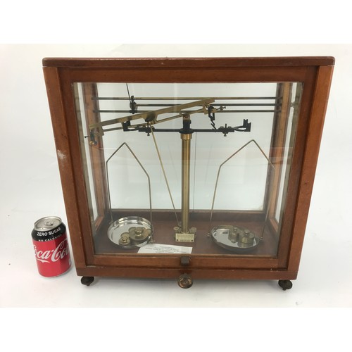 564 - SET OF SCIENTIFIC BALANCE SCALES IN GLAZED CASE