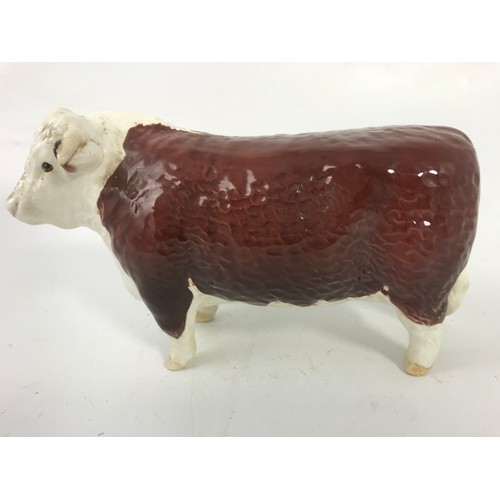 110 - BESWICK CONNOISSEUR HEREFORD BULL ON PLINTH, WITH BESWICK CHAMPION OF CHAMPIONS BULL