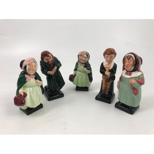 111 - COLLECTION OF ROYAL DOULTON CHARLES DICKENS SERIES FIGURES (15)