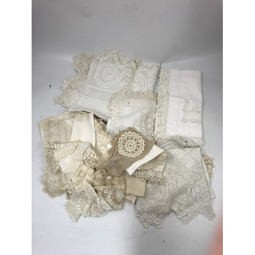 438 - LINEN AND LACE