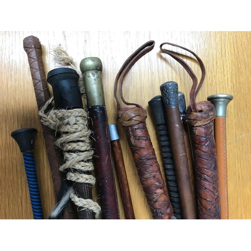 452 - QUANTITY OF MISC RIDING CROPS AND A SMALL CANE