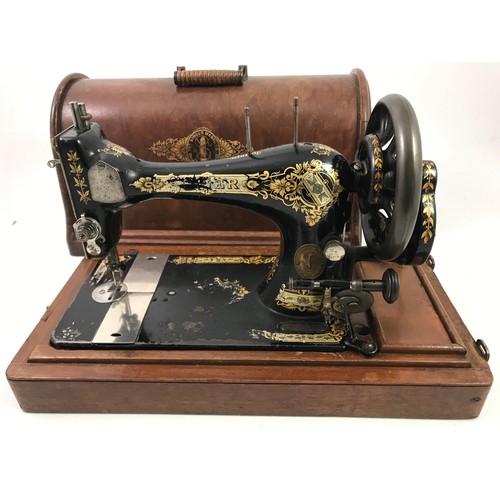 568 - SINGER SEWING MACHINE