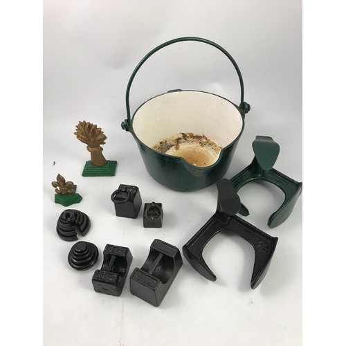 518 - CAST IRON COOKING POT, BOOT LASTS, VARIOUS WEIGHTS ETC.