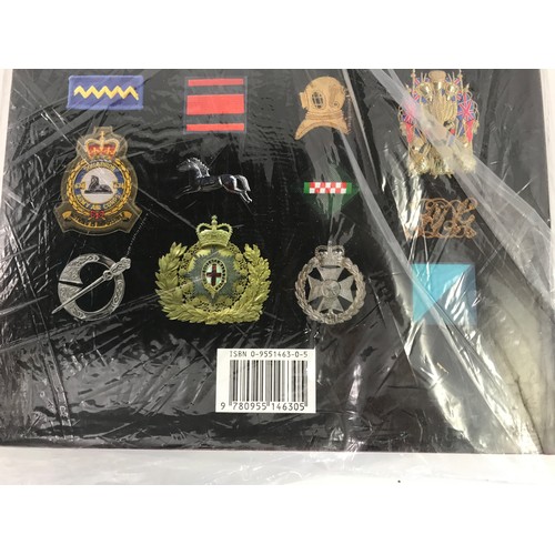 84 - BOOK, BRITISH ARMY BADGES,  LT COLONEL ROBIN HODGES, APPEARS NEW