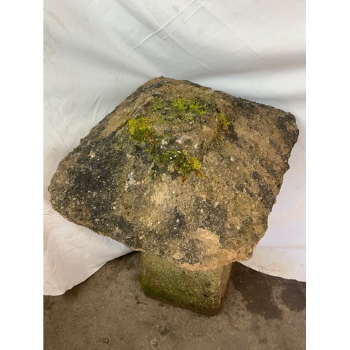 250 - COMPOSITE STADDLE STONE AND MATCHING TOP, APPROX 82 cm HIGH AND 58 cm ACROSS