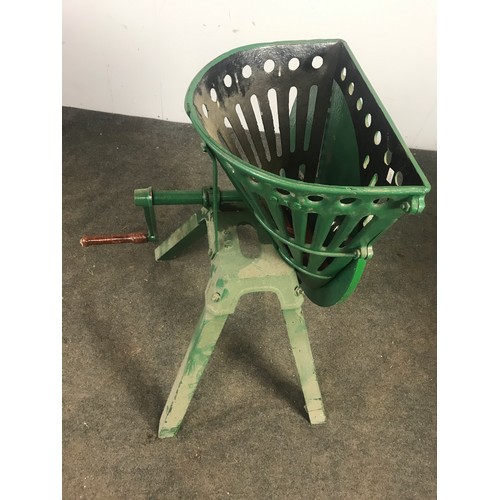 36 - GREEN 3A4 CHAFF CUTTER ON STAND & WITH HANDLE