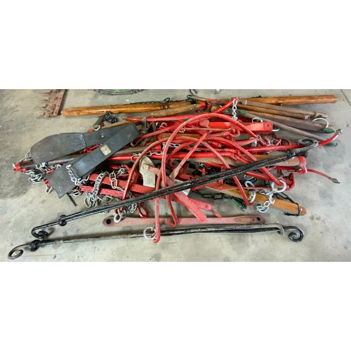 45 - LARGE QUANTITY OF WORKING HORSE HAIMES, CART HORSE COLLAR PLUS CARTING EQUIPMENT