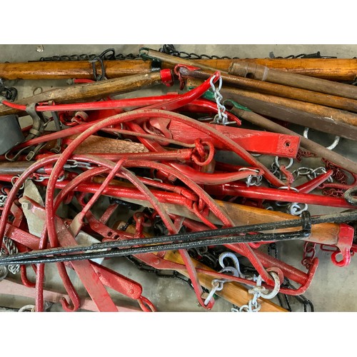 45 - LARGE QUANTITY OF WORKING HORSE HAIMES, CART HORSE COLLAR PLUS CARTING EQUIPMENT