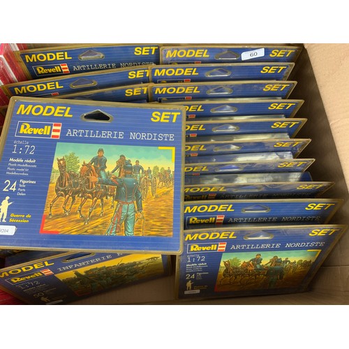 60 - REVELL FRENCH MODEL SETS, 21 IN PLASTIC BOXED PACKS, PIONNIERS SUDISTE, ARTILLERIE NORDISTE, AN INTE... 