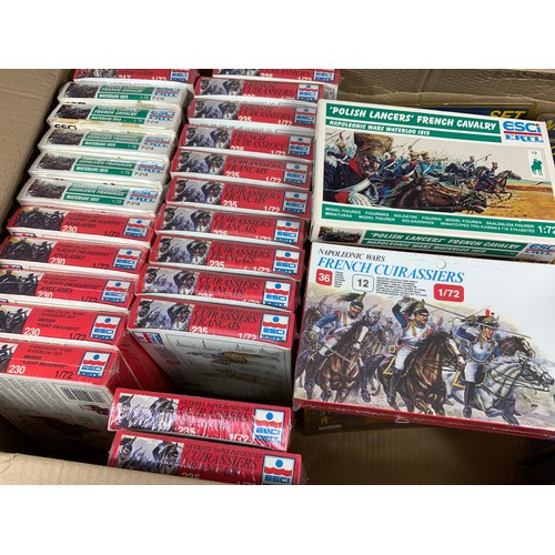 61 - PLASTIC MODEL KITS, ESCI, NAPOLEONIC WARS WATERLOO 1815 UNOPENED MODEL KITS, X 26 : 217 X1, 230 LIGH... 