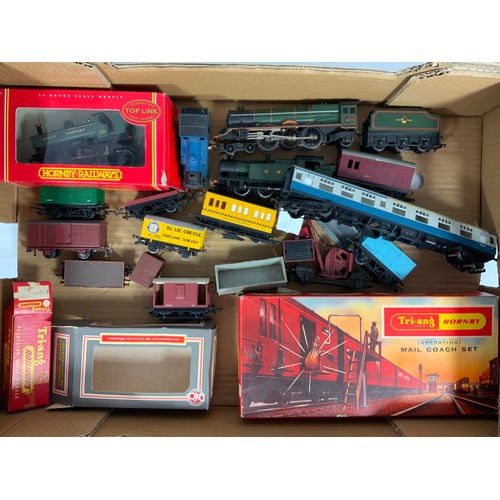 314 - MODEL RAILWAY U/B MOSTLY TRIANG, PRINCESS ELIZABETH, BR CK, WAGONS, MAIL COACH SET IN BOX, MAINLINE ... 