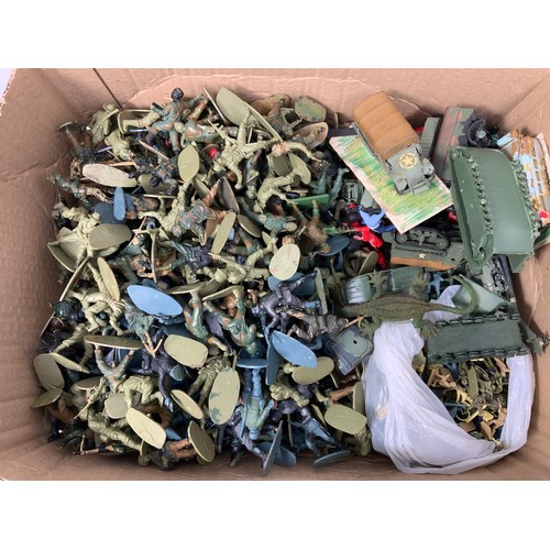 78 - TRAY OF AIRFIX PLASTIC SOLDIERS & SIMILAR, PLUS COWBOYS