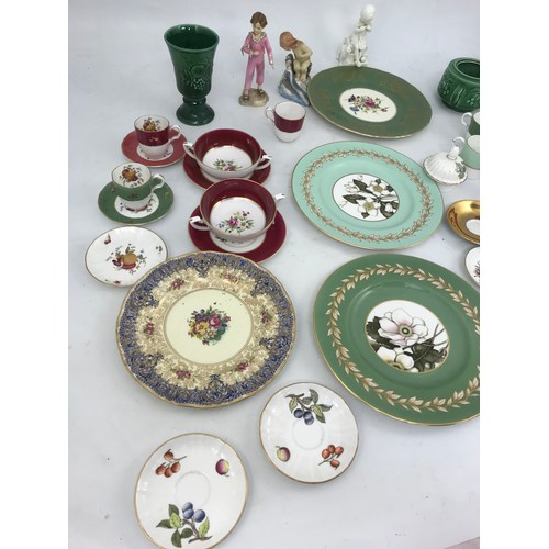 194 - TRAY OF ROYAL WORCESTER ETC