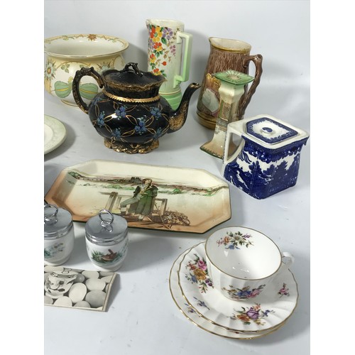 176 - COLLECTABLE CERAMICS INC SADLER TEAPOT, ROYAL DOULTON SERIES WARE ETC