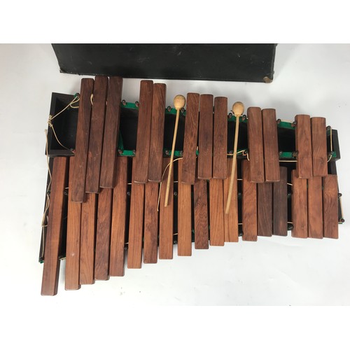 527 - ANTIQUE MARIMBA XYLOPHONE IN CASE