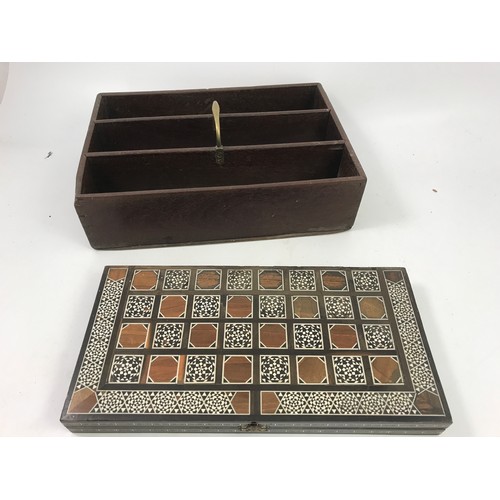 436 - WOODEN CUTLERY TROUGH TOGETHER WITH AN INLAID FOLDING CHESS BOARD