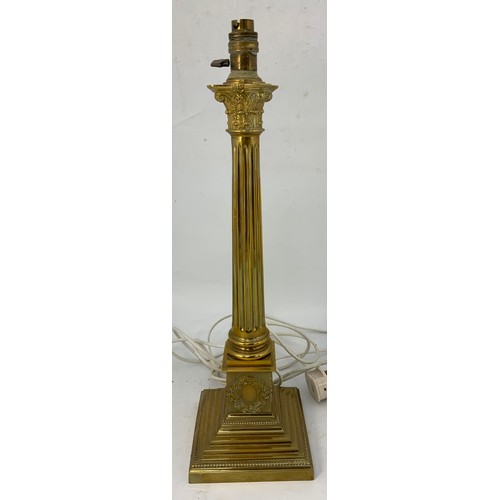 257 - GOOD QUALITY BRASS CORINTHIAN COLUMN TABLE LAMP