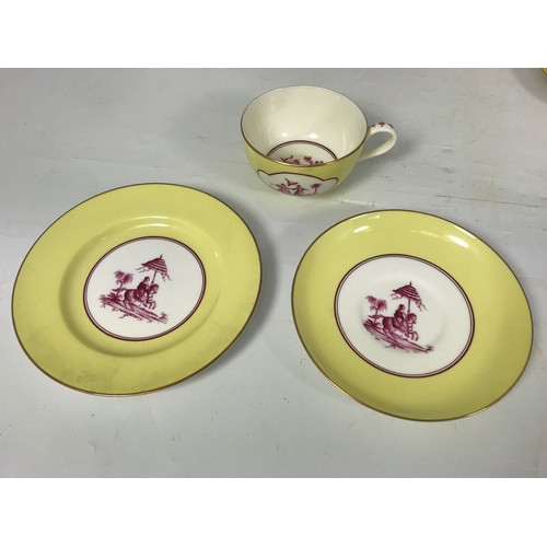 232 - ROYAL WORCESTER PART TEA SERVICE DATING FROM 1939 YELLOW GROUND WITH ORIENTAL RED GROUND PANELS, 8 C... 