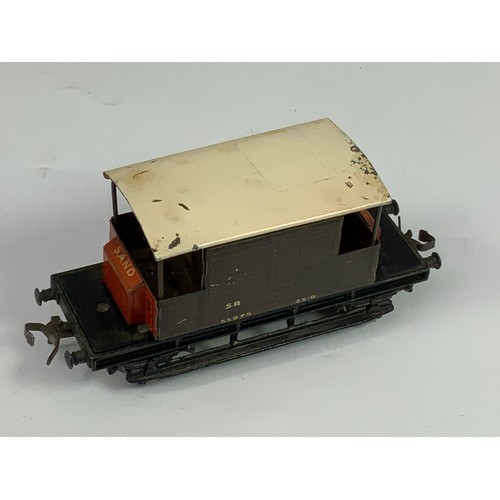 439 - HORNBY DUBLO, 27 U/B 3 RAIL FREIGHT WAGONS, INC. RARE SR BRAKE VAN, GW & SR 5 PLANK WAGONS & LIVERPO... 