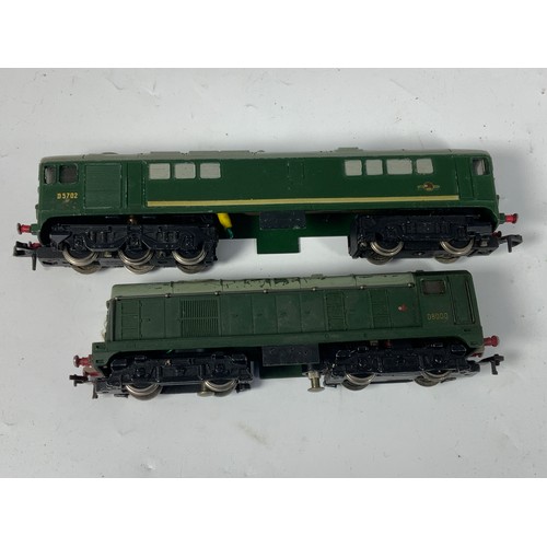 480 - HORNBY DUBLO, TWO DIESEL LOCOMOTIVES, U/B, CO-BO D5702  2R, & 3R D8000 CLASS 20.