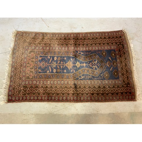 678 - SMALL RED GROUND PRAYER MAT.