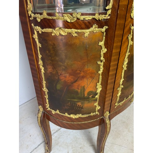 218 - 19TH CENTURY FRENCH STYLE VITRINE WITH ORMOLU MOUNTS AND VERNIS MARTIN STYLE DECORATION