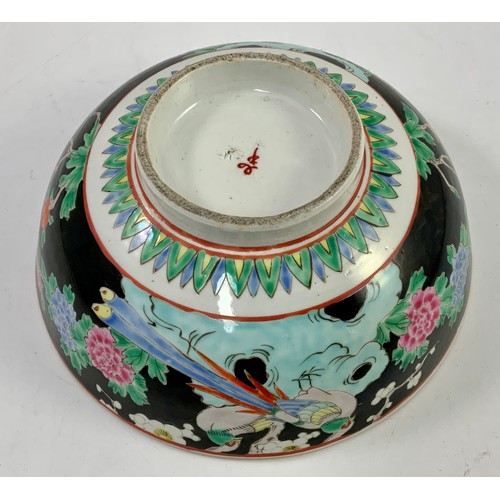 98 - CHINESE FAMILLE NOIRE BOWL, APPROX. 21 cm DIA.