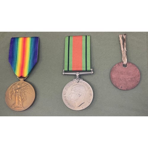 155 - WWI MEDALS, A FREMED SET OF WAR, VICTORY, 1914-15 STAR, & WW2 MEDAL, PLUS DOG TAG, TO 27346 PTE F MA... 