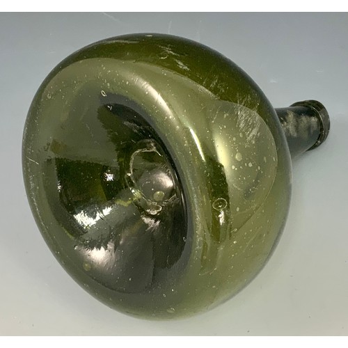 129 - 18TH CENTURY GREEN GLASS ONION SHAPED WINE BOTTLE