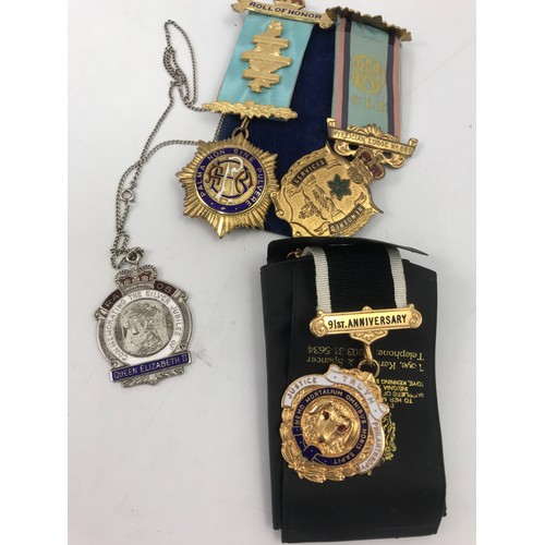 162 - RAOB MEMORABILIA TO INCLUDE SASHES AND LARGE QUANTITY OF SILVER, SILVER GILT AND OTHER JEWELS