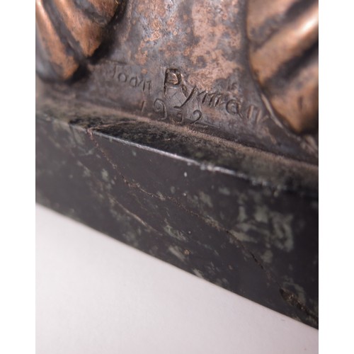 226 - BRONZE FIGURE ON MARBLE BASE DEPICTING A NAKED LADY IN THE ART DECO STYLE WITH SIGNATURE JOAN PYMAN,... 