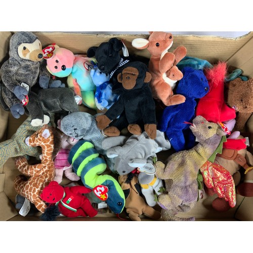 99 - COLLECTION OF BEANIE BABY COLLECTORS TOYS, APPROX 11 WITH TAGS, PLUS SEVERAL W/OT, INC. FIFA, ELEPHA... 