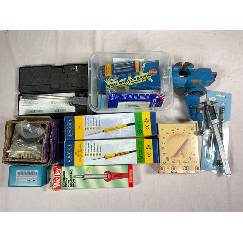 196 - ASSORTED MODELLERS TOOLS INC. SOLDERING IRONS, CLAMPS, VICES, MICROMETER ETC.